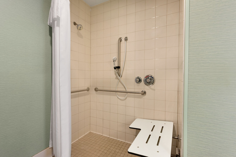 Bathroom 4, MainStay Suites, Kent