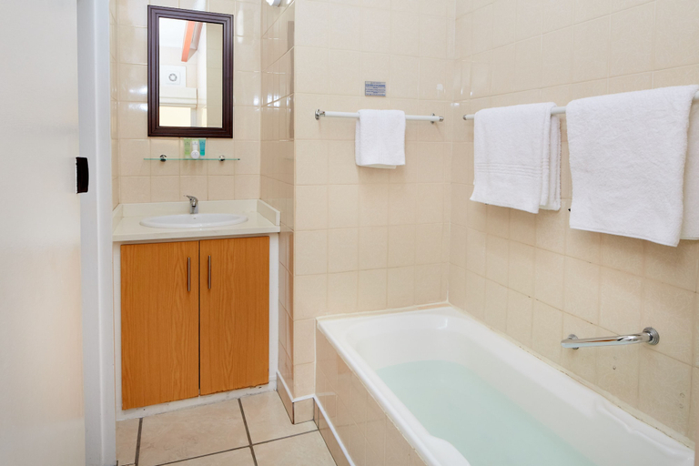 Bathroom 4, First Group Chaka Rock Chalets, iLembe