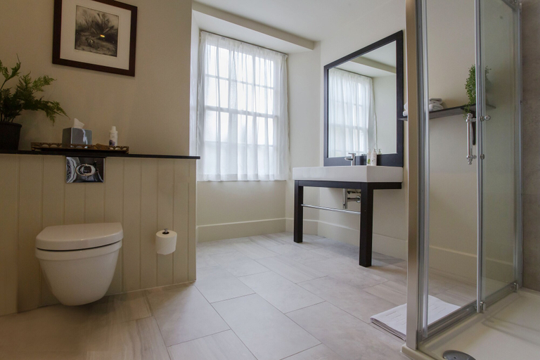Bathroom 4, The Grosvenor Arms, Dorset
