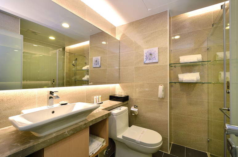 Bathroom 5, Tsun Huang Hotel, Chiayi City