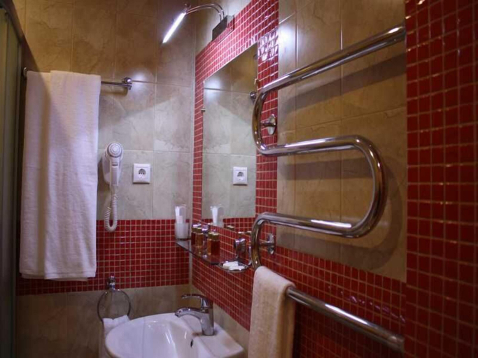 Bathroom 3, Aerograd Hotel, Kolomenskiy rayon