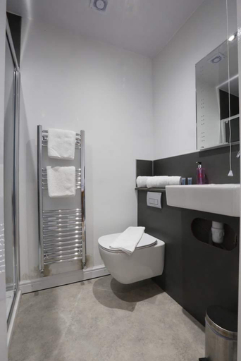 Bathroom 4, The Royal Station Hotel, Lancashire