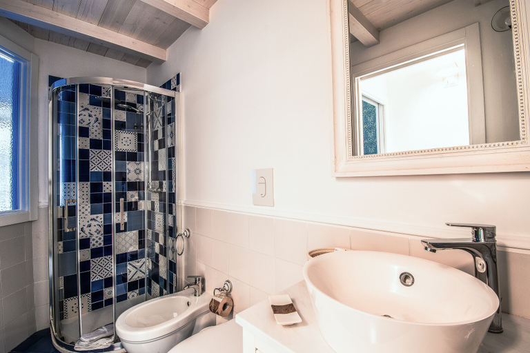 Bathroom 3, Domus Sibyllina, Galleria Umberto I, Napoli