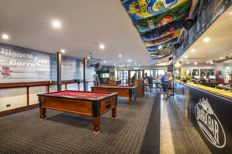 Food & Drinks 5, Nightcap at Springwood Hotel, Springwood