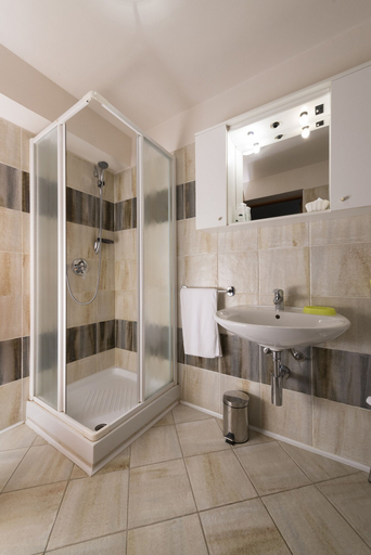 Bathroom 4, Armanac De Toubie, Aosta