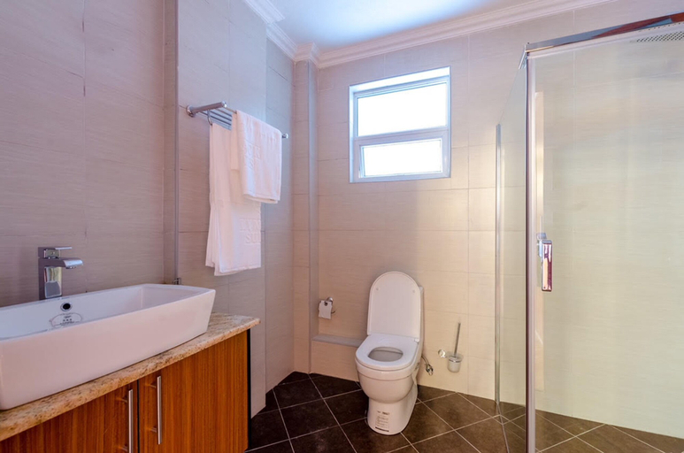 Bathroom, Lymack Suites, Roysambu