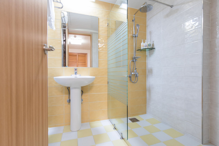 Bathroom 5, Uniqstay, Busanjin