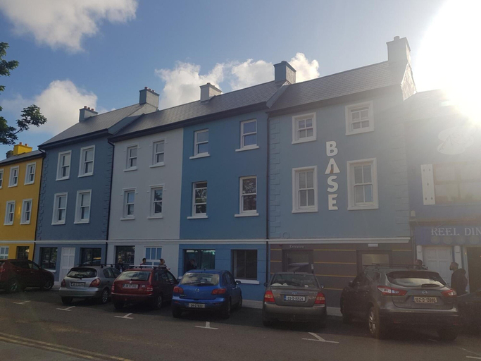 Exterior & Views 2, Base Accommodation Dingle