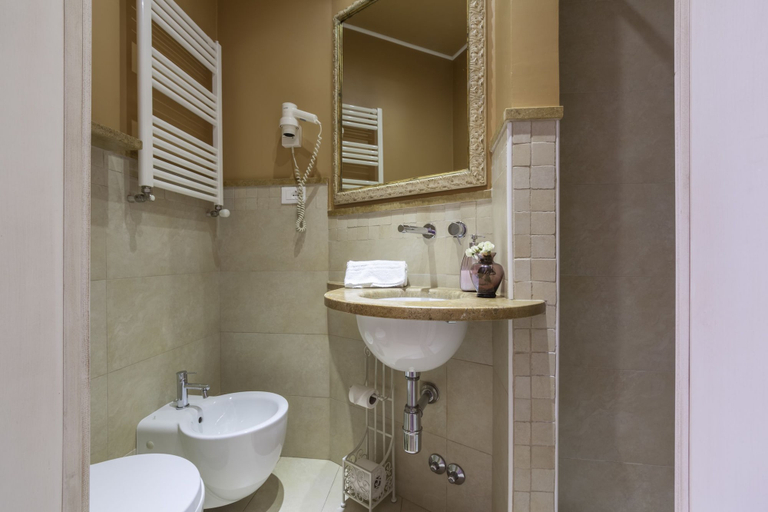 Bathroom 4, Soggiorno Pezzati Daniela, Florence