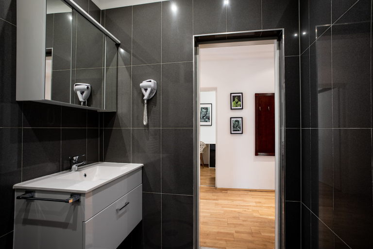 Bathroom 4, Best Western Plus Celebrity Suites, Wien