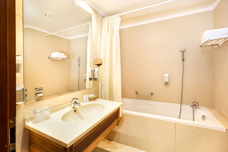Bathroom 5, Hotel International, Kežmarok