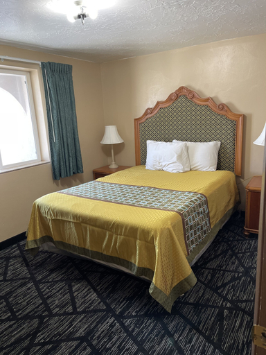 Bedroom 2, Riverton Inn & Suites, Fremont