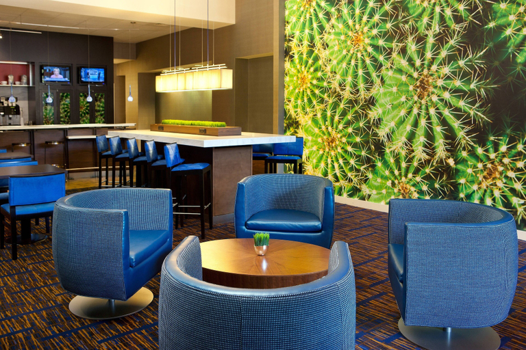 Food & Drinks 5, Courtyard by Marriott Houston Downtown/Convention Center, Houston