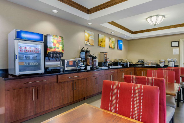 Food & Drinks 5, Comfort Inn & Suites Cordele, Crisp
