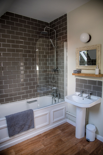 Bathroom 3, The Golden Key, Suffolk