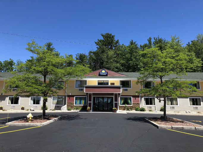 Exterior & Views 2, Days Inn & Suites by Wyndham Stevens Point, Portage