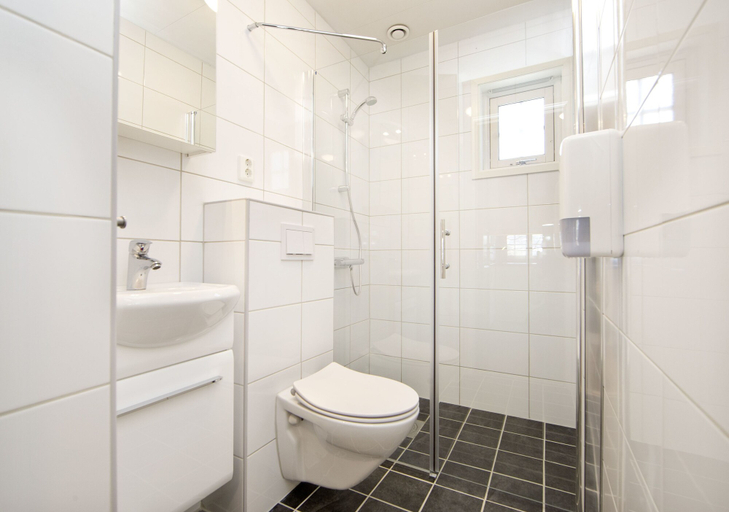 Bathroom, Birkebeineren Apartments, Lillehammer