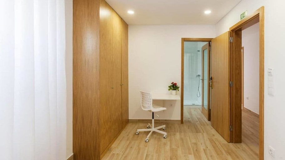 Others 5, Central Suites, São João da Madeira
