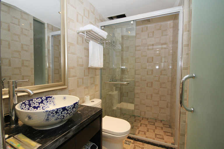 Bathroom 3, Huangshan Castle In The Sky Hotel, Huangshan