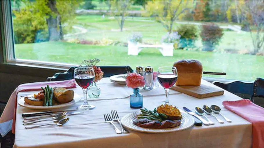 Food & Drinks 5, Town and Country Inn & Resort, Coos