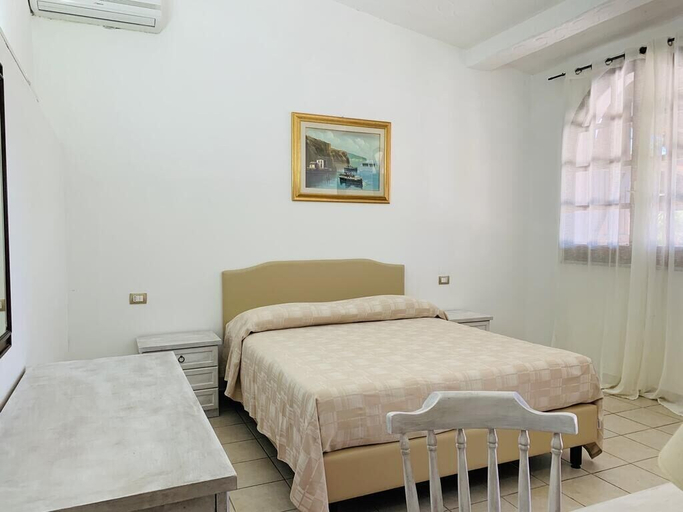 Bedroom 2, Tanit Hotel Ristorante Museo, Carbonia-Iglesias