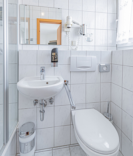 Bathroom 5, Hotel Tannenblick, Wetteraukreis