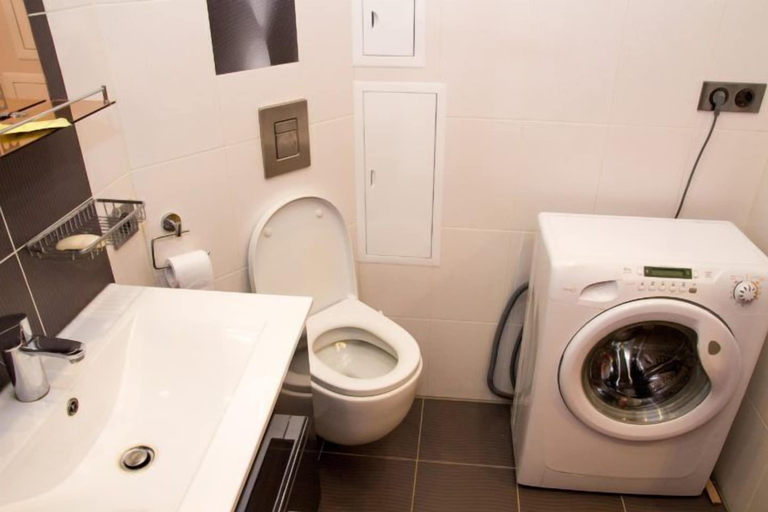 Bathroom, Apartment on Zhigura St. 26-162, Vladivostok gorsovet