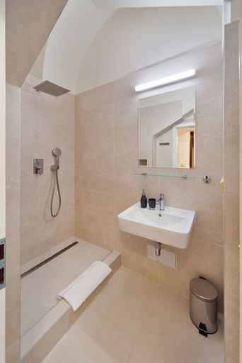 Bathroom 4, Residence u Vejvodů, Praha 1