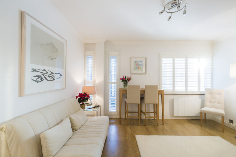 Others 5, JOIVY Sublime 1 bed flat with Thames view, London