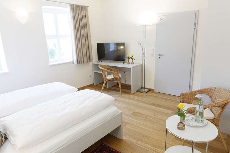 Bedroom 2, Gasthof Pörtnerhof Seßlach, Coburg