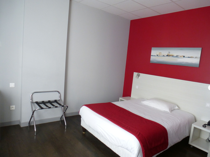 Bedroom 2, Hôtel Le Comty, Loire