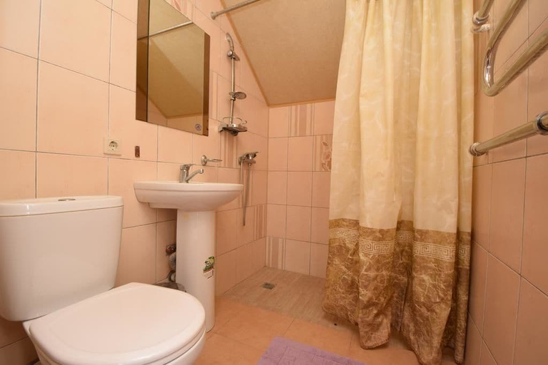 Bathroom, Sadorini Guest House, Gelendzhik gorsovet