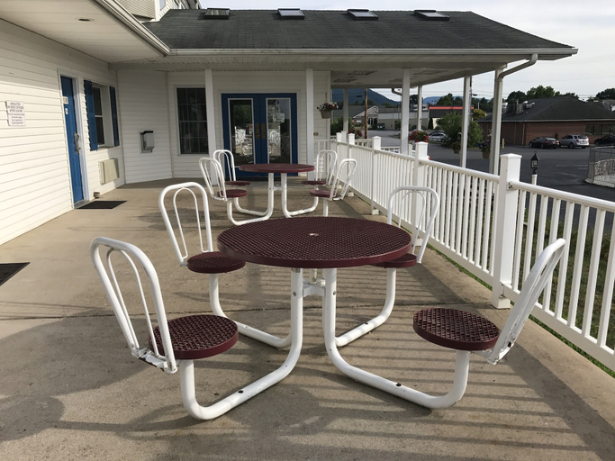 Others 5, Motel 6 Front Royal, VA, Warren