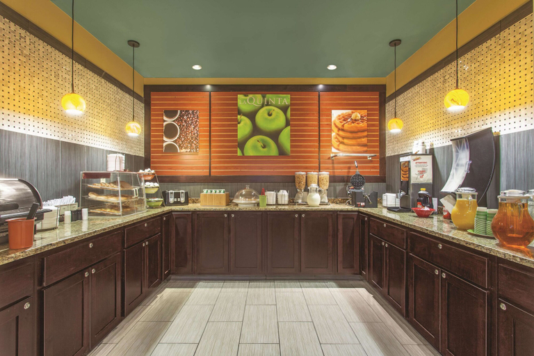 Food & Drinks 5, La Quinta Inn & Suites by Wyndham Elizabethtown, Hardin
