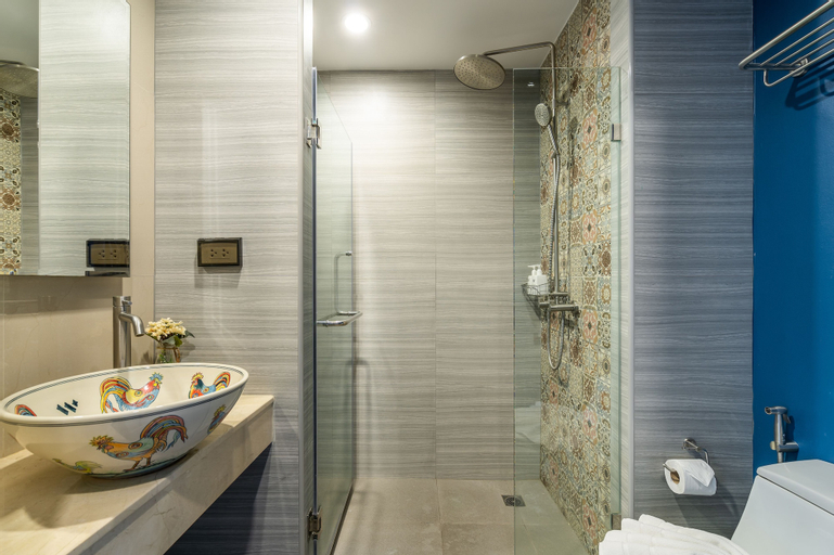 Bedroom 5, W Station, Khlong San