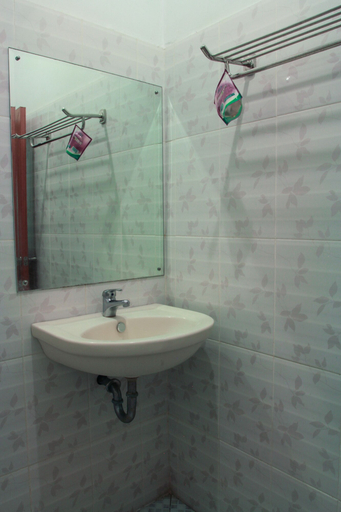Bathroom 4, Puri Ganesh Hotel, Badung