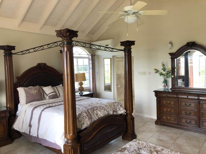 Bedroom 3, Retreat Guesthouse Luxury Suites