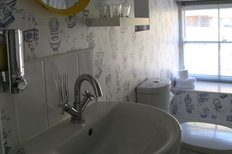Bathroom 3, Summer Hill Guest House, Conwy