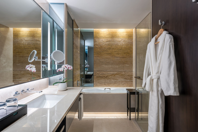 Bathroom 5, Hyatt Regency Shanghai Global Harbor, Shanghai
