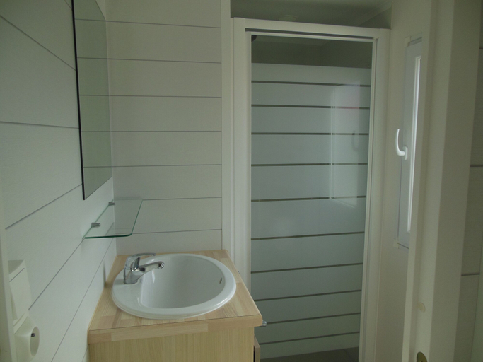 Bathroom 4, Camping La Corniche, Finistère