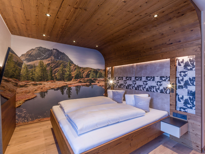 Bedroom 1, Hotel Jakobwirt, Kitzbühel