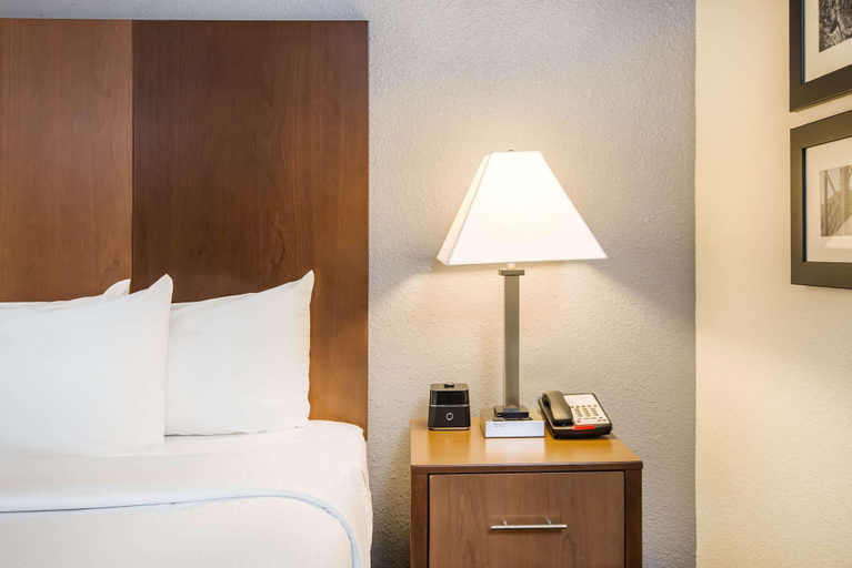 Bedroom 3, La Quinta Inn & Suites by Wyndham Morgantown, Monongalia