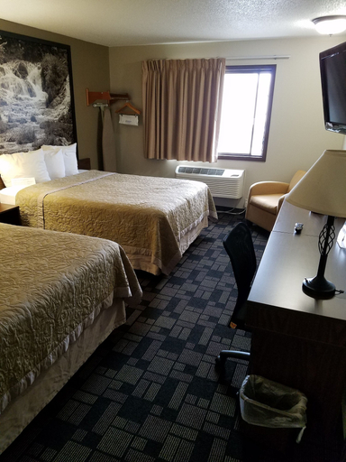 Bedroom 3, Super 8 by Wyndham Sioux Falls/41st Street, Minnehaha