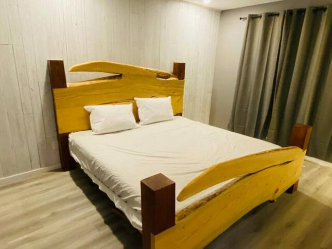 Bedroom 4, Sheridan Lake Motel, Cariboo