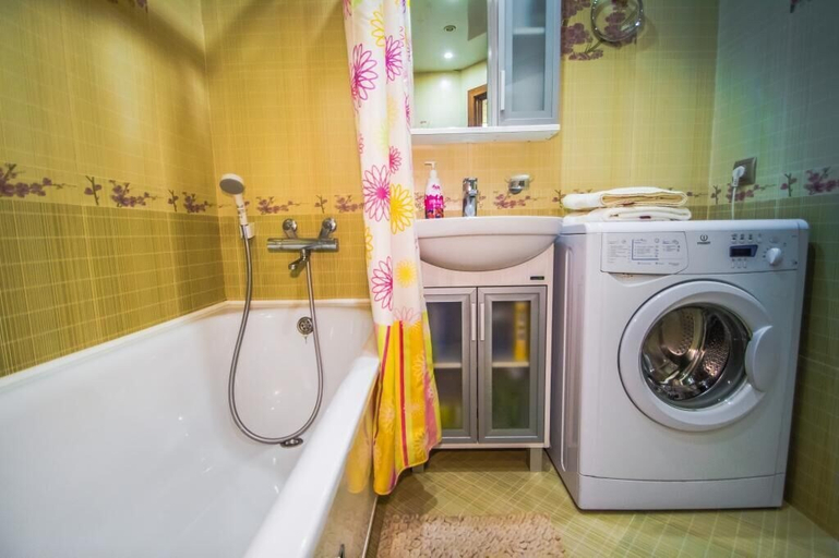 Bathroom 3, Apartment on Semenovskaya 34, Vladivostok gorsovet