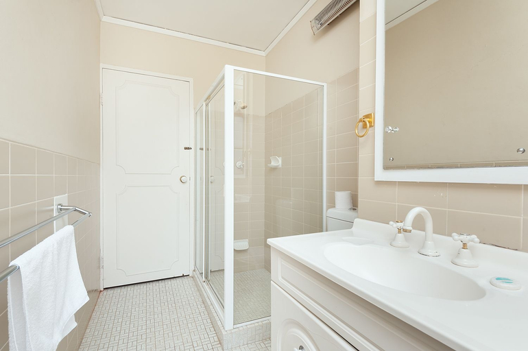 Bathroom 3, Absolute Water Front Coogee H331, Sydney