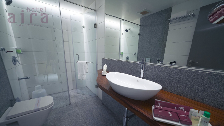 Bathroom 3, Hotel Aira, Krishna
