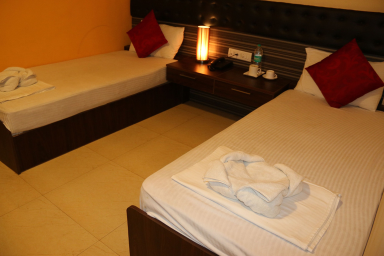 Others 5, Hotel Bashyam Park, Kancheepuram