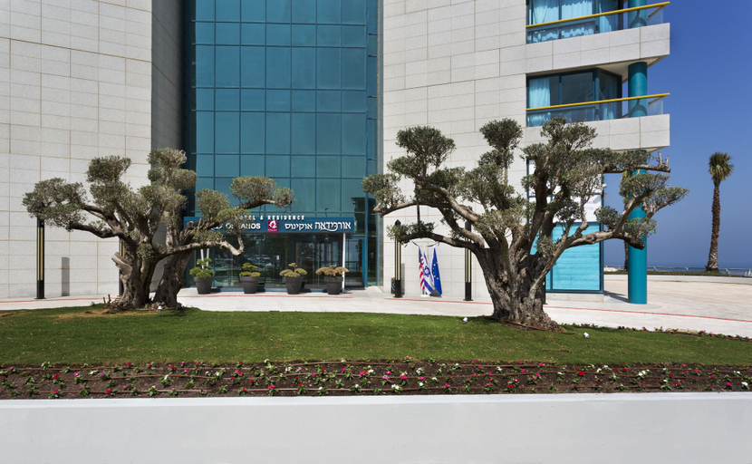 Exterior & Views 2, Herbert Samuel Okeanos Suites Herzilya