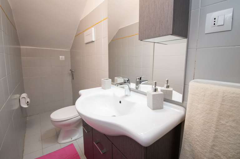 Bathroom 3, Appartamenti Caterina, Brescia